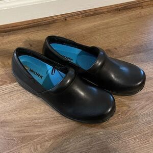 Dr. Scholl's Work Shoe Clogs Dynamo Oil and‎ Slip Resistant Black Size 10M